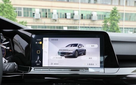 Volkswagen Golf VIII, 2022 год, 1 800 000 рублей, 11 фотография