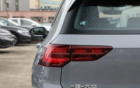 Volkswagen Golf VIII, 2022 год, 1 800 000 рублей, 13 фотография