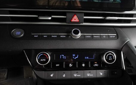 Hyundai Elantra, 2023 год, 2 205 000 рублей, 13 фотография