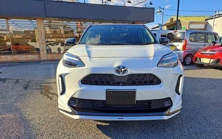Toyota Yaris Cross, 2022 год, 1 393 000 рублей, 2 фотография