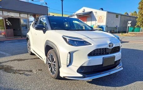 Toyota Yaris Cross, 2022 год, 1 393 000 рублей, 3 фотография