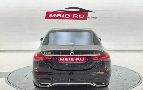 Mercedes-Benz E-Класс, 2021 год, 3 345 000 рублей, 4 фотография