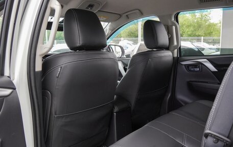 Mitsubishi Pajero Sport III рестайлинг, 2017 год, 2 790 000 рублей, 11 фотография