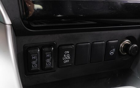 Mitsubishi Pajero Sport III рестайлинг, 2017 год, 2 790 000 рублей, 15 фотография