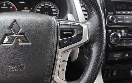 Mitsubishi Pajero Sport III рестайлинг, 2017 год, 2 790 000 рублей, 17 фотография