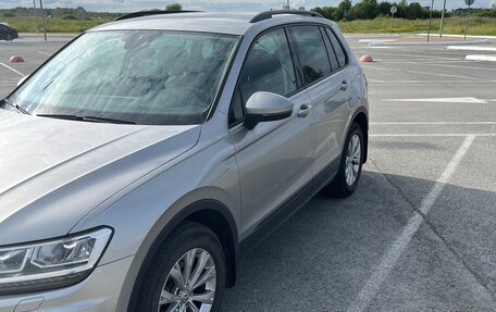 Volkswagen Tiguan II, 2019 год, 2 150 000 рублей, 2 фотография