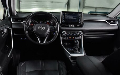 Toyota RAV4, 2021 год, 3 780 000 рублей, 6 фотография
