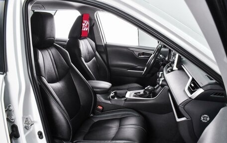 Toyota RAV4, 2021 год, 3 780 000 рублей, 8 фотография