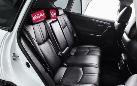 Toyota RAV4, 2021 год, 3 780 000 рублей, 7 фотография