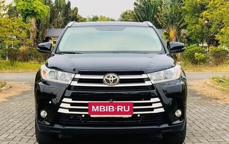 Toyota Highlander III, 2021 год, 2 625 810 рублей, 2 фотография