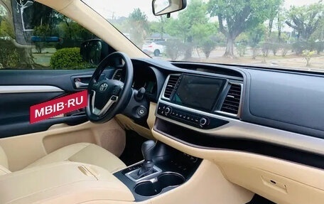 Toyota Highlander III, 2021 год, 2 625 810 рублей, 11 фотография