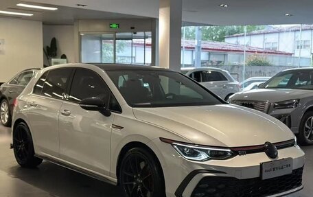 Volkswagen Golf GTI, 2022 год, 2 760 000 рублей, 2 фотография