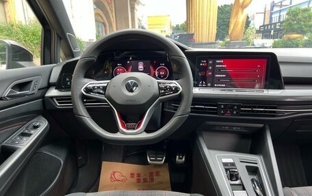Volkswagen Golf GTI, 2022 год, 2 400 000 рублей, 9 фотография