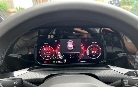 Volkswagen Golf GTI, 2022 год, 2 400 000 рублей, 11 фотография