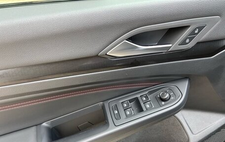 Volkswagen Golf GTI, 2022 год, 2 400 000 рублей, 16 фотография
