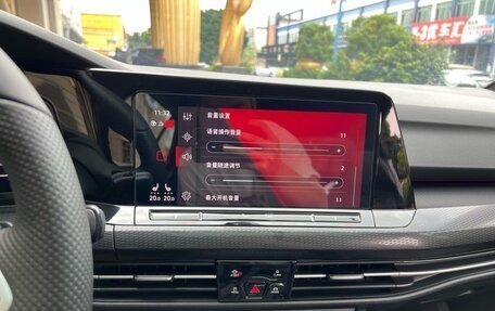 Volkswagen Golf GTI, 2022 год, 2 400 000 рублей, 12 фотография