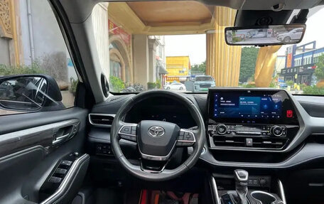 Toyota Highlander, 2021 год, 3 990 810 рублей, 16 фотография