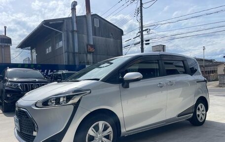 Toyota Sienta II, 2021 год, 1 100 000 рублей, 1 фотография