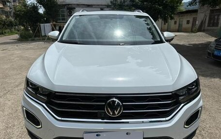 Volkswagen T-Roc I, 2021 год, 1 498 548 рублей, 2 фотография