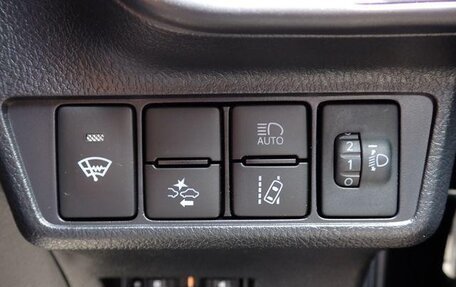 Toyota Corolla, 2018 год, 1 000 000 рублей, 15 фотография