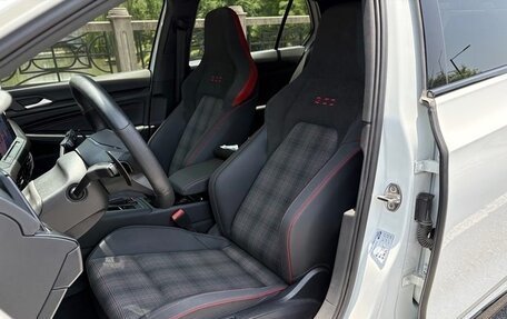 Volkswagen Golf GTI, 2022 год, 2 640 000 рублей, 7 фотография
