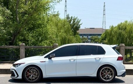 Volkswagen Golf GTI, 2022 год, 2 640 000 рублей, 3 фотография
