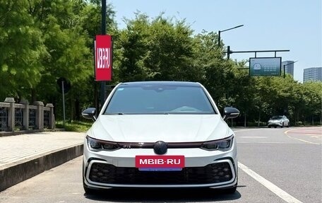 Volkswagen Golf GTI, 2022 год, 2 640 000 рублей, 2 фотография