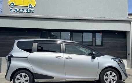 Toyota Sienta II, 2021 год, 1 100 000 рублей, 15 фотография