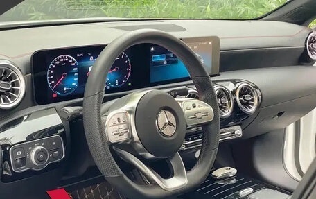 Mercedes-Benz CLA, 2022 год, 2 280 000 рублей, 10 фотография
