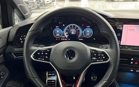 Volkswagen Golf GTI, 2022 год, 2 450 000 рублей, 16 фотография