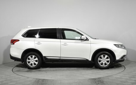 Mitsubishi Outlander III рестайлинг 3, 2017 год, 1 195 000 рублей, 4 фотография