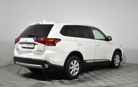 Mitsubishi Outlander III рестайлинг 3, 2017 год, 1 195 000 рублей, 5 фотография