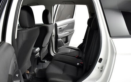Mitsubishi Outlander III рестайлинг 3, 2017 год, 1 195 000 рублей, 12 фотография