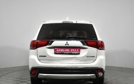 Mitsubishi Outlander III рестайлинг 3, 2017 год, 1 195 000 рублей, 6 фотография