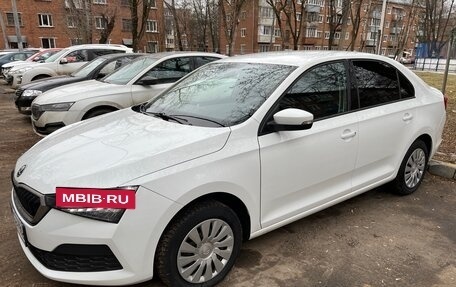 Skoda Rapid II, 2021 год, 1 750 000 рублей, 2 фотография