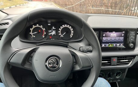 Skoda Rapid II, 2021 год, 1 750 000 рублей, 32 фотография