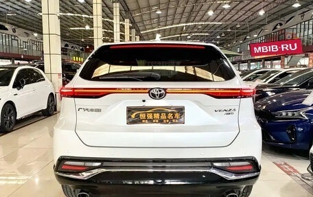 Toyota Venza, 2022 год, 3 650 000 рублей, 5 фотография