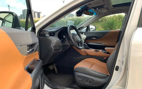 Toyota Venza, 2022 год, 3 650 000 рублей, 13 фотография