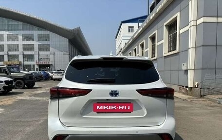 Toyota Highlander, 2022 год, 3 040 000 рублей, 6 фотография