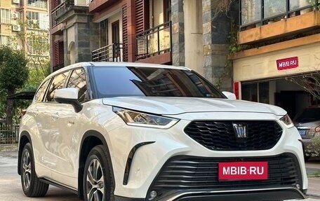 Toyota Highlander, 2022 год, 3 718 334 рублей, 1 фотография