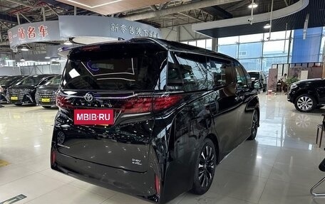 Toyota Alphard, 2024 год, 15 262 000 рублей, 7 фотография