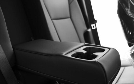 Toyota Land Cruiser Prado, 2024 год, 8 890 000 рублей, 17 фотография