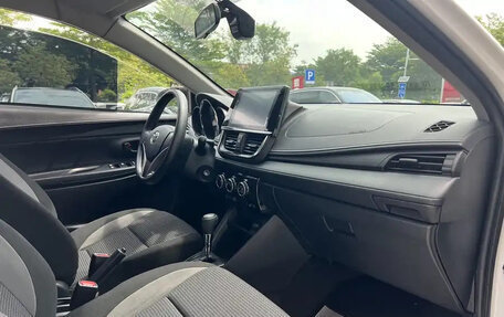 Toyota Vios III, 2022 год, 1 100 000 рублей, 14 фотография