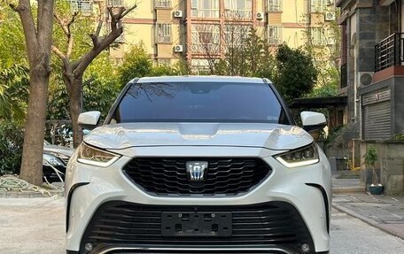 Toyota Highlander, 2022 год, 3 718 334 рублей, 3 фотография