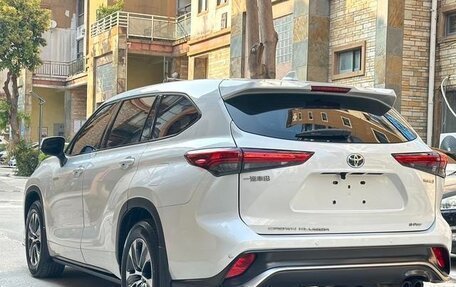 Toyota Highlander, 2022 год, 3 718 334 рублей, 2 фотография