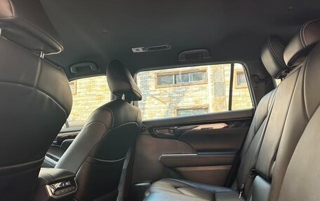 Toyota Highlander, 2022 год, 3 718 334 рублей, 8 фотография
