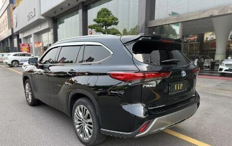 Toyota Highlander, 2022 год, 3 177 334 рублей, 5 фотография