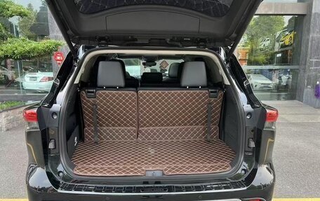 Toyota Highlander, 2022 год, 3 177 334 рублей, 14 фотография