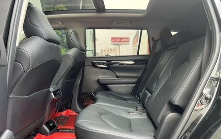 Toyota Highlander, 2022 год, 3 177 334 рублей, 11 фотография