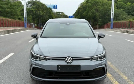 Volkswagen Golf VIII, 2022 год, 1 350 000 рублей, 2 фотография